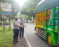Libur Nataru, Polres Bondowoso Lakukan Public Addres di Jalur Rawan Kecelakaan