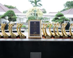 Terbaik Sepanjang Sejarah, PLN Raih 15 Penghargaan Proper Emas dan CEO Green Leadership Utama