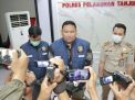 Burung Gagak Hitam Asal Makasar yang Diselundupkan ke Surabaya Digagalkan Polisi