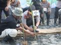 Kapolda Bali Tanam Mangrove Dalam Rangka Hari Bhayangkara Ke-77