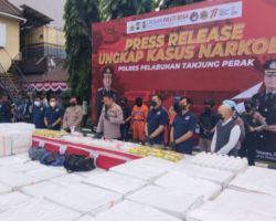 Kado Istimewa !!! Polisi Sita 36,276 Kg Sabu dan 11.509.000 Pil Koplo Dari Tiga Pengedar