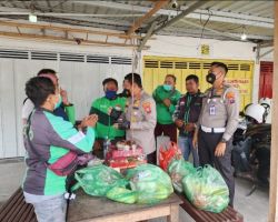Laksanakan Program SEMANGAT, Polres Blitar Kota Beri Bantuan Sembako Driver Ojol