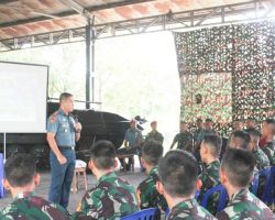 KOMANDAN BATALYON ARHANUD 2 MARINIR TERIMA KUNJUNGAN TARUNA AAL