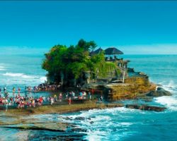 Yuk... Kita Lihat Suasana Keelokan Destinasi Wisata Tanah Lot Dipulau Dewata Bali