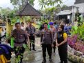 Kapolres Tabanan Serahkan Bantuan Sembako Kepada Warga Terdampak Banjir