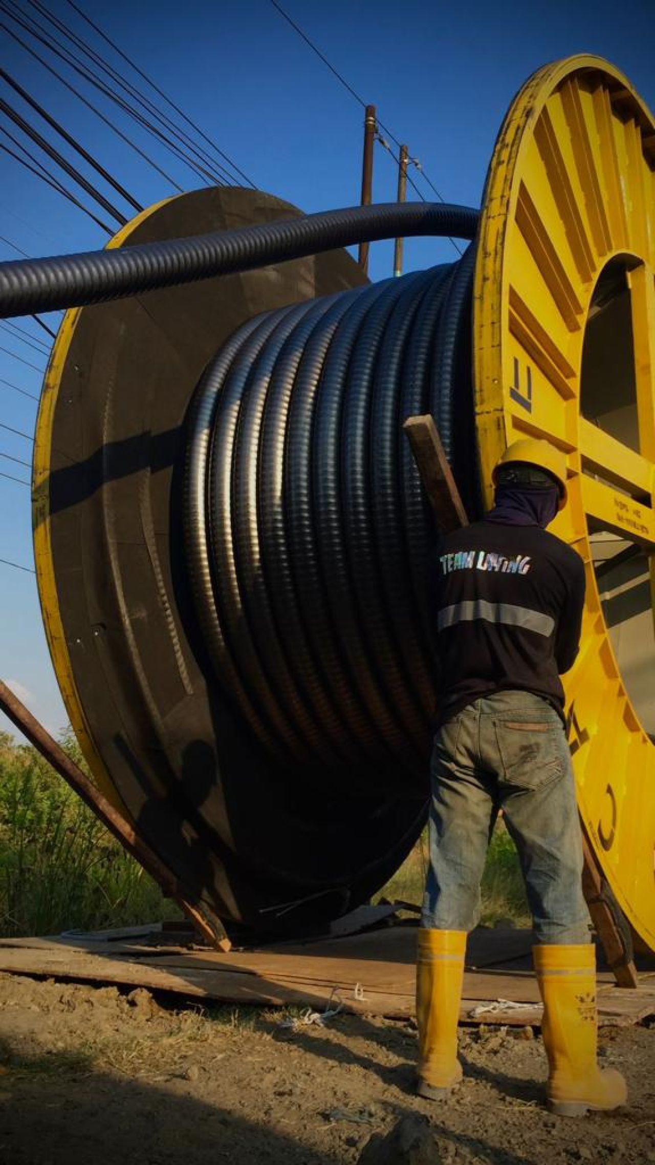 Sambut Hari Listrik Nasional ke 78, PLN UIP JBTB Berhasil Energize-kan SKTT 150 kV Bungah-Manyar