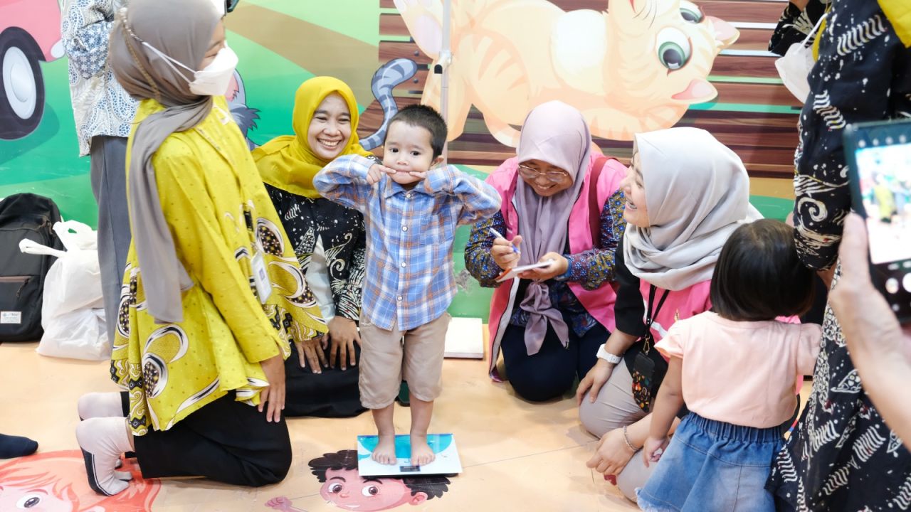 “Sinergi Penanganan Stunting antara PLN UIP JBTB Dengan Pemerintah Kecamatan Wonocolo”