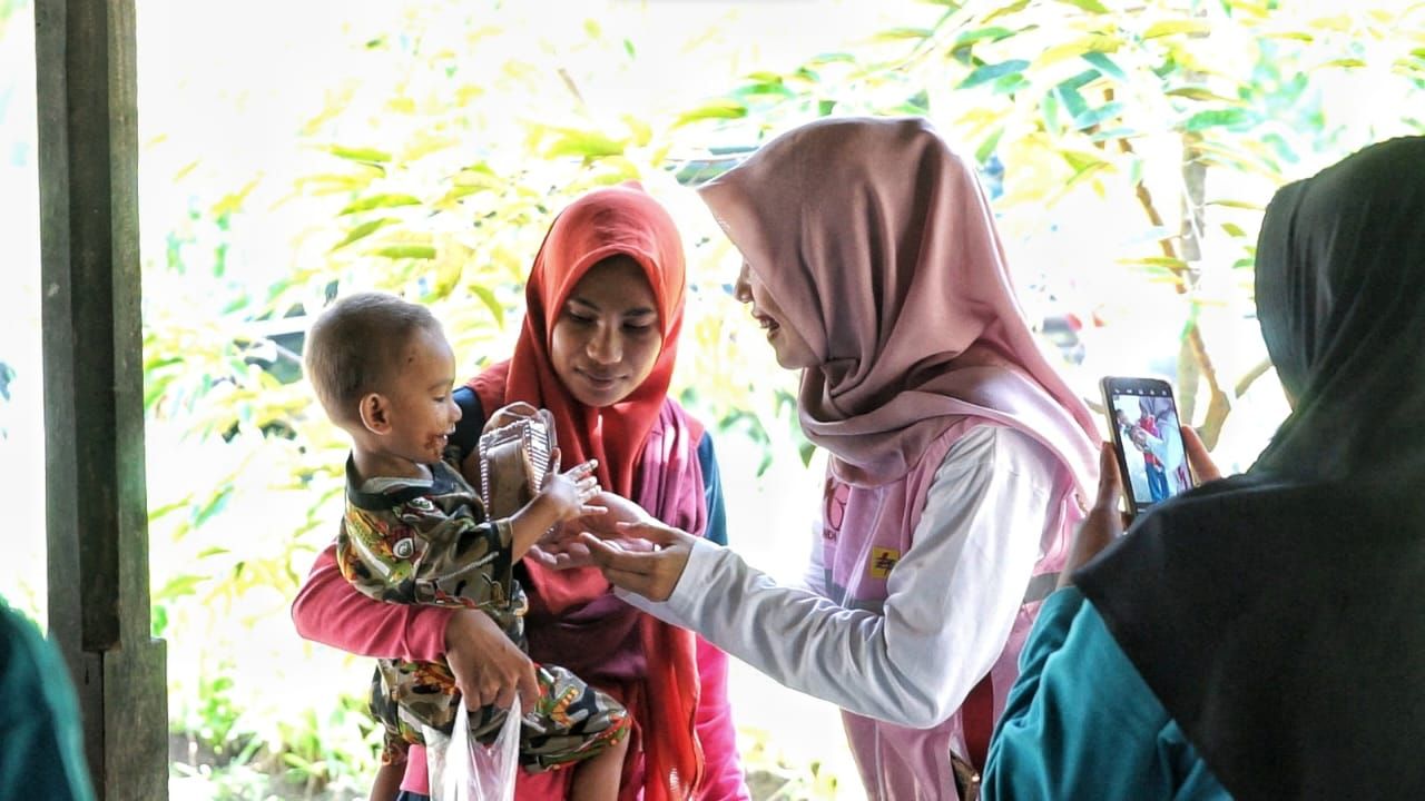 Srikandi PLN Aktif Cegah _Stunting_, Ratusan Anak NTB Kini Nikmati Makanan Bergizi dan Tumbuh Sehat