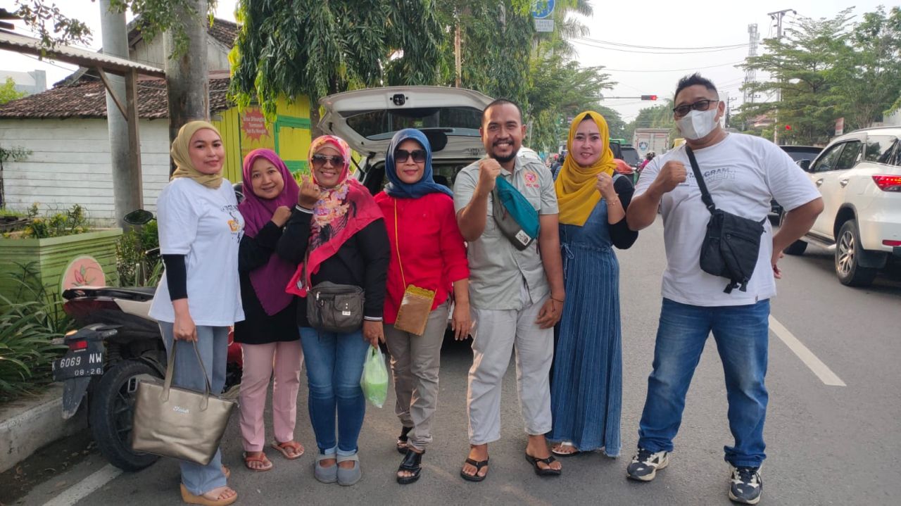 DPC RIS kabupaten Rembang Ramadhan Berbagi takjil untuk mencari keberkahan Ramadhan.