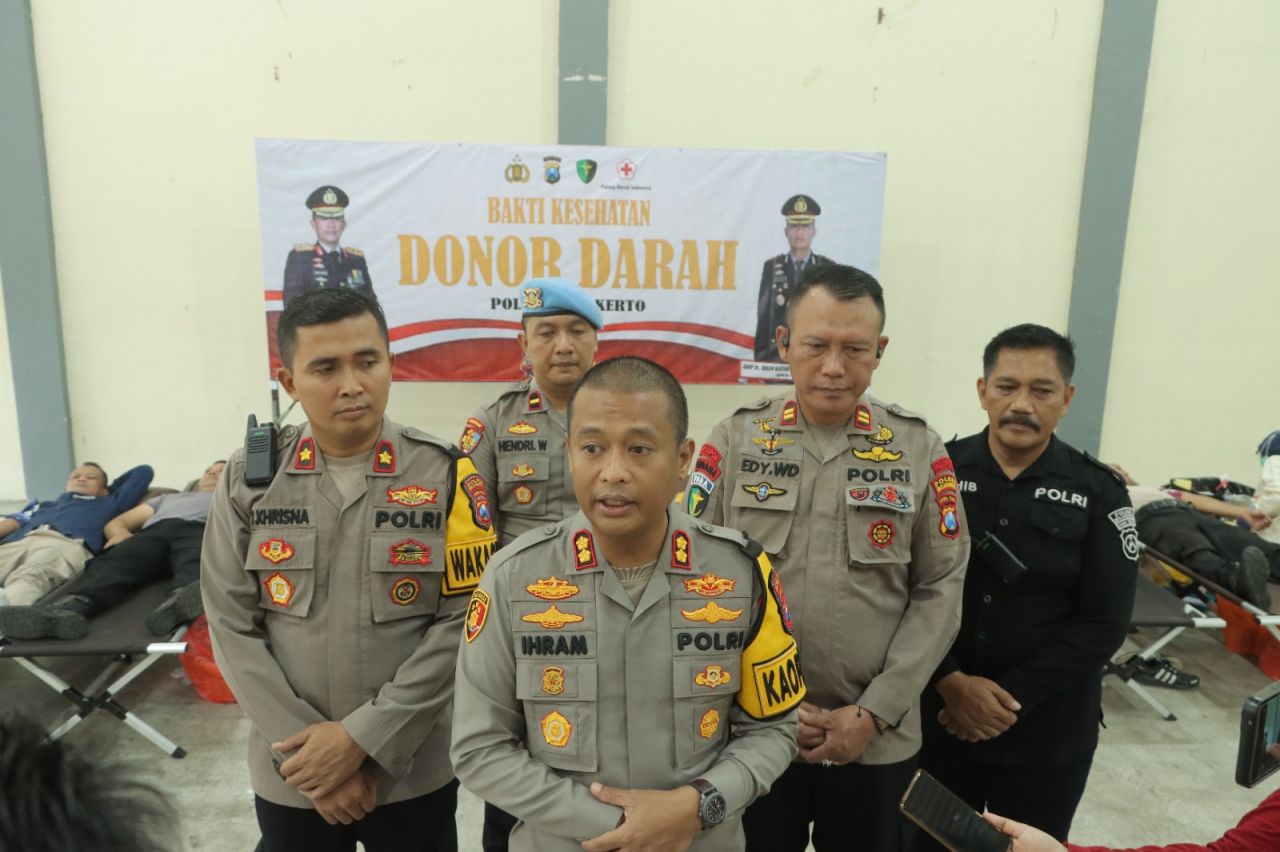 Bantu PMI Penuhi Stok Darah, Kapolres Mojokerto Ajak Anggota Laksanakan Donor 