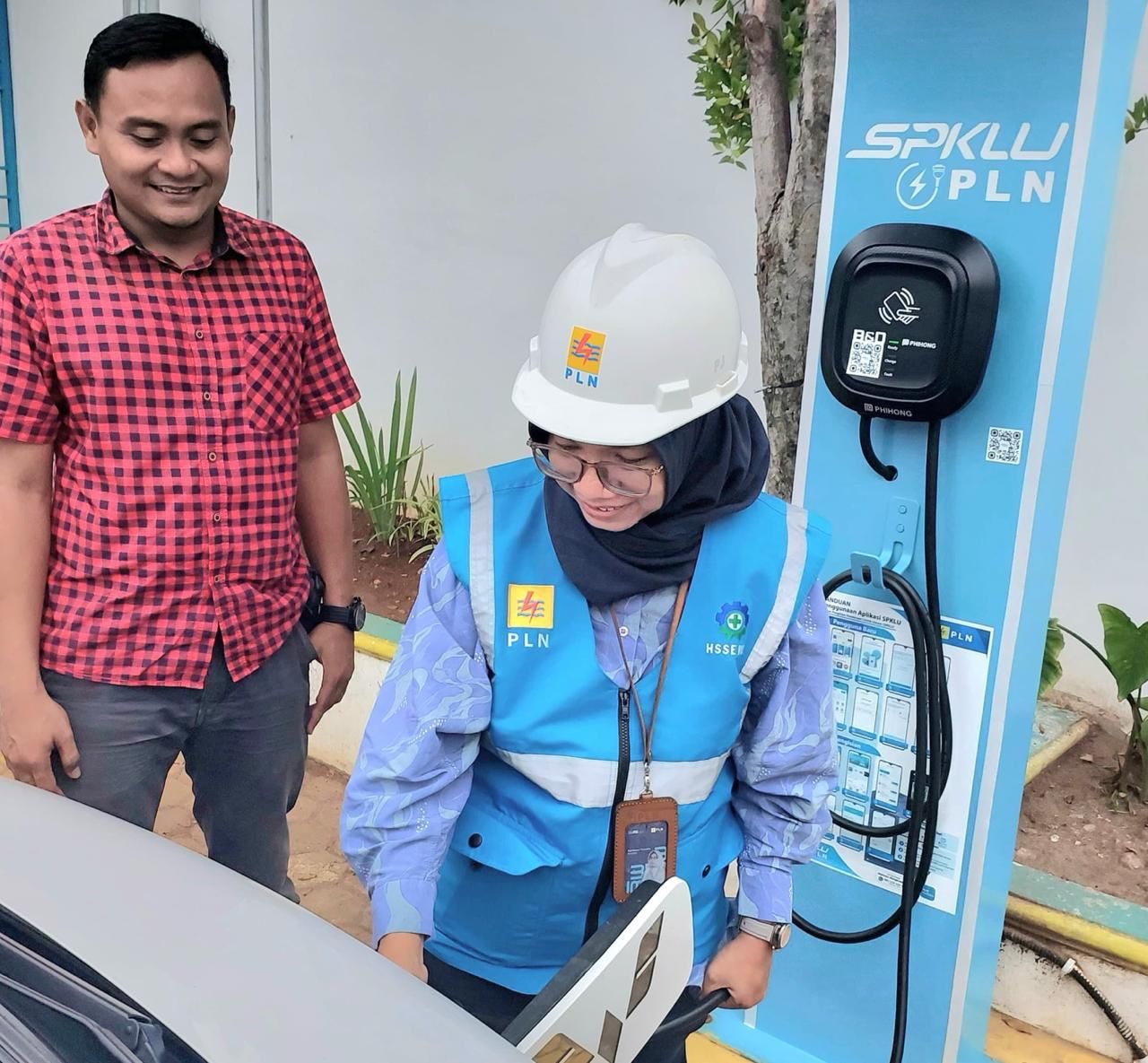 Dari Lampung, Srikandi PLN Turut Sukseskan Pasokan Listrik Andal Selama Lebaran 2024