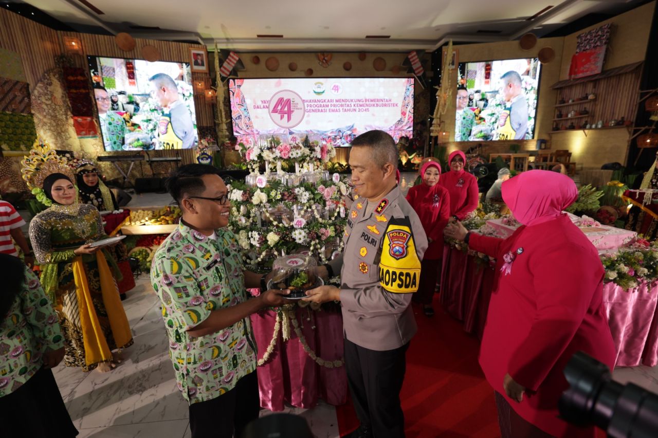 Kapolda Jatim Apresiasi Kepedulian Yayasan Kemala Bhayangkari Mencerdaskan Anak Bangsa