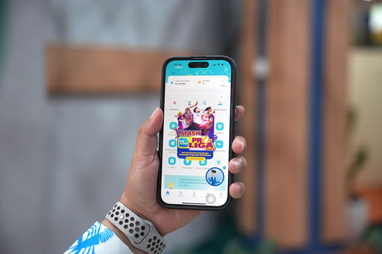 Penonton PLN Mobile Proliga 2024 Selalu Membludak, Manfaatkan Promo “Smash” Diskon Tambah Daya Listrik PLN