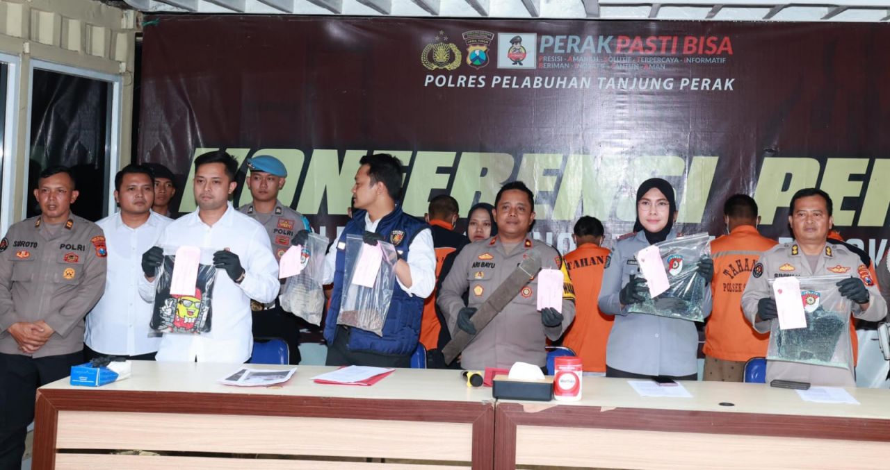 Polres Tanjung Perak Tetapkan 18 Orang Sebagai Tersangka Dalam Kasus Pengrusakan Dan Melawan Petugas.