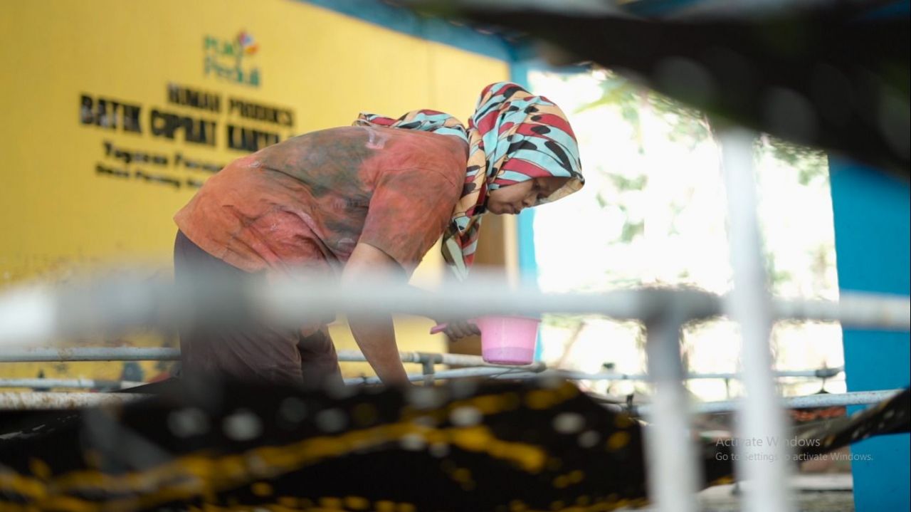 Laporan Tahunan Program TJSL PLN Peduli Catat Keberhasilan Pengembangan Lapangan Kerja dan UMK Secar