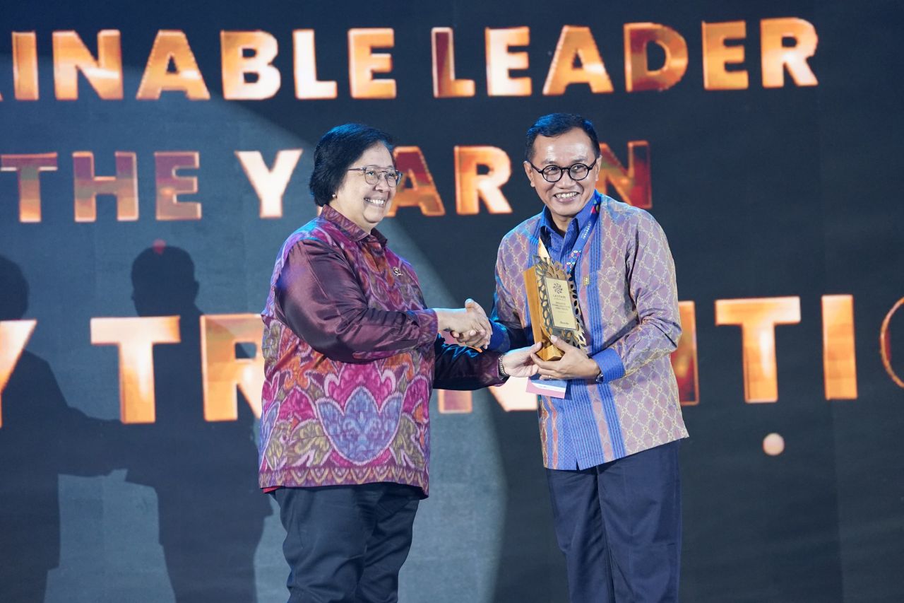 Lestari Award 2024: Dirut PLN Sabet _Sustainable Leader of The Year in Energy Transition_