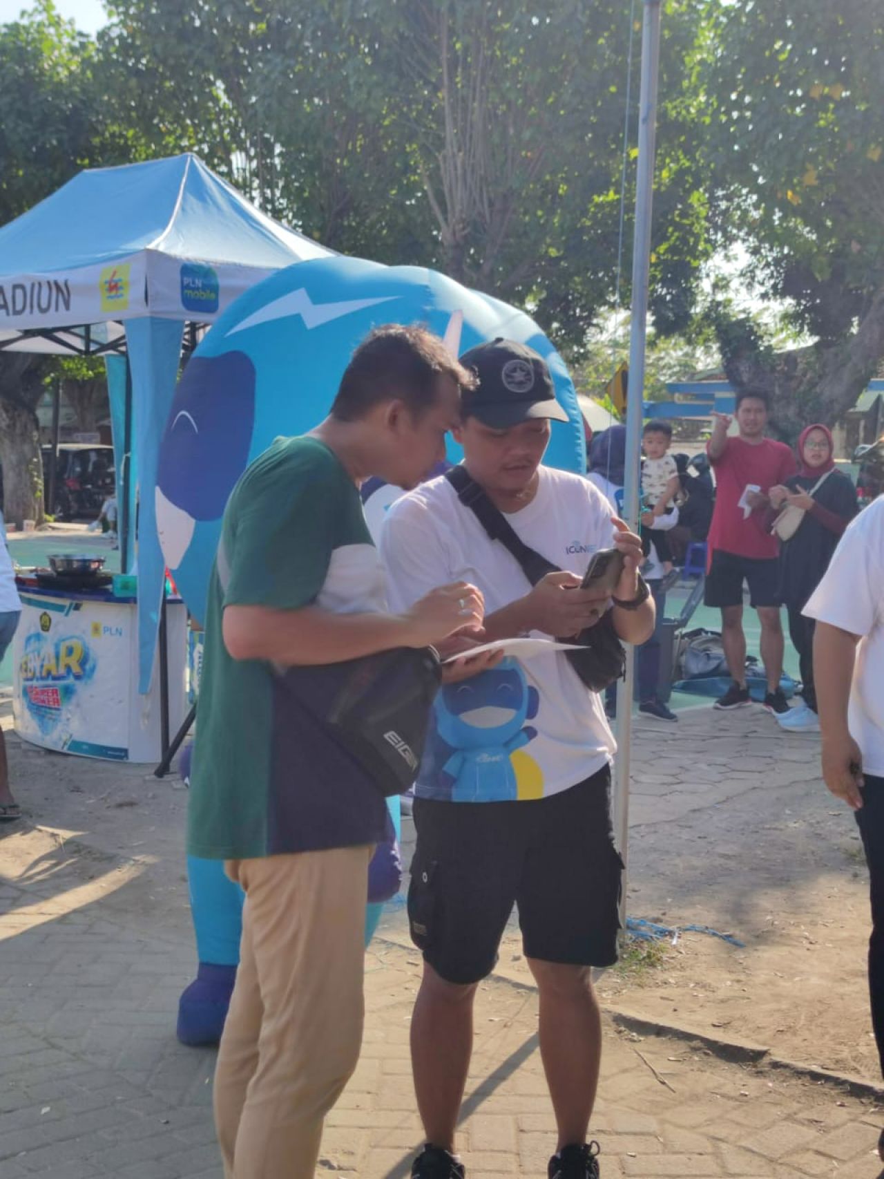 Pemasaran Bersama PLN UP3 Madiun, Rayakan Hari Pelanggan Nasional di Car Free Day Madiun