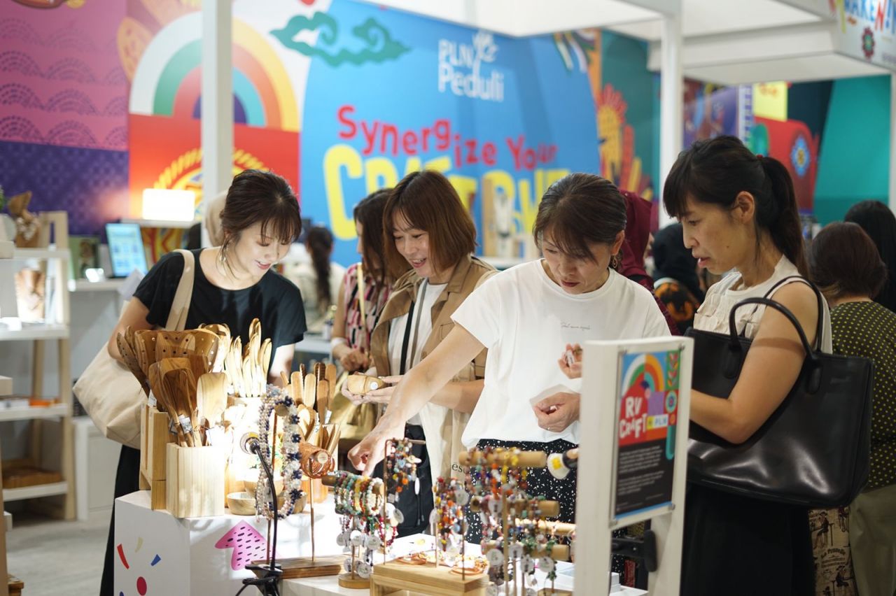 Transaksi Tembus Rp1 Miliar, _Booth_ UMKM PLN Jadi Primadona di Inacraft 2024