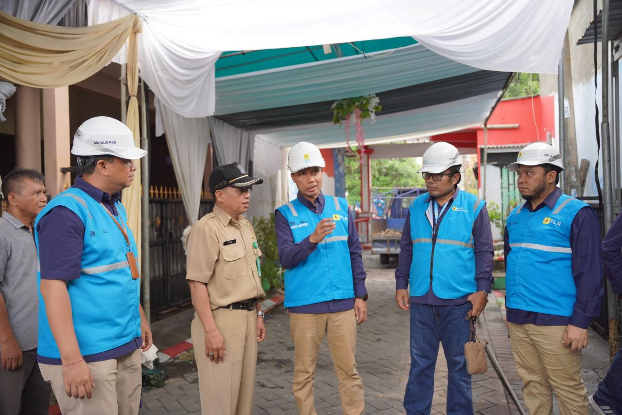 Jelang Pilkada, GM PLN UID Jatim Lakukan Inspeksi Kelistrikan di Sejumlah KPU