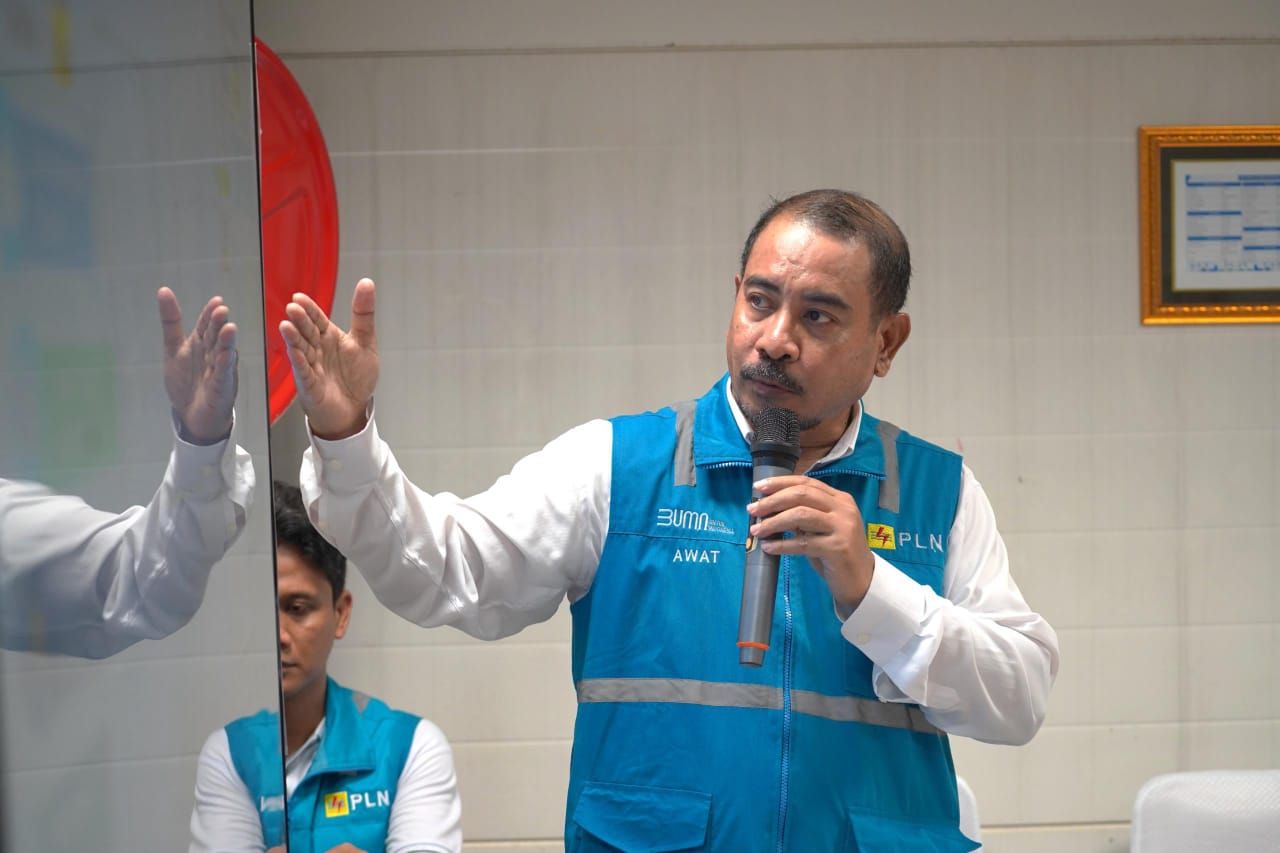 Sambut Nataru, Menteri ESDM Kunjungi Maluku, Pastikan Listrik PLN di Indonesia Timur Andal