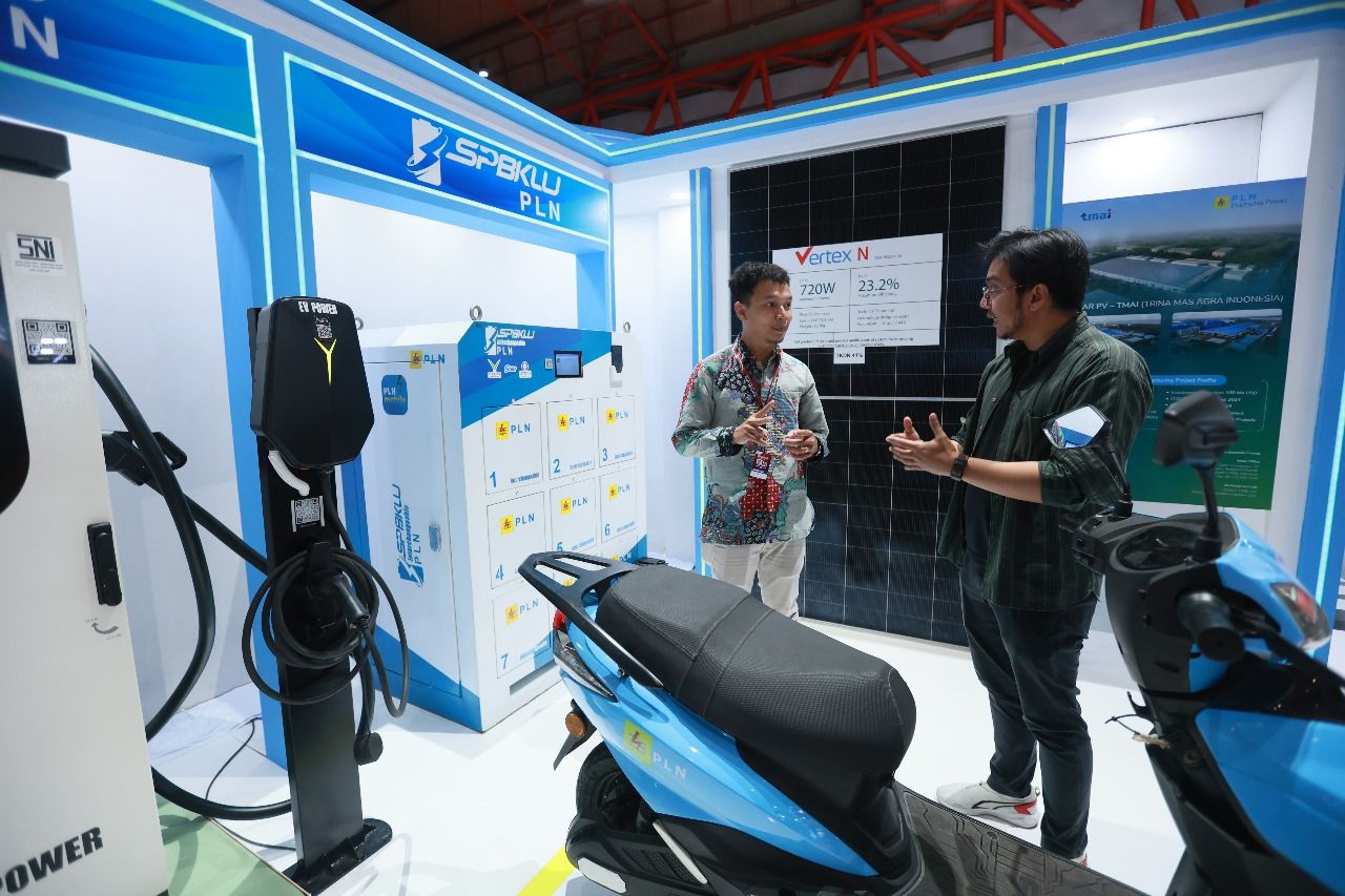 Jelang Ramadhan PLN Catat Rekor Baru! Ribuan Transaksi EV di IIMS 2025