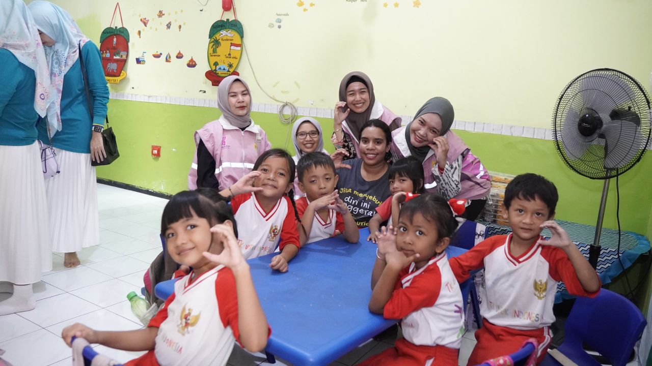 Srikandi & PIKK PLN Icon Plus Jatim Dukung Pendidikan Anak Prasejahtera di Sekolah Gratis TK untuk Indonesia