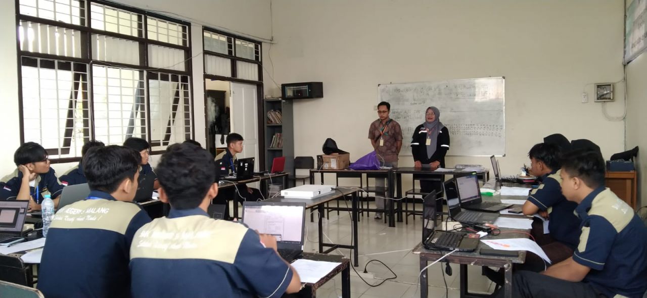 PLN Icon Plus Jatim Perkuat Sinergi Pendidikan dan Industri melalui Program Kelas Industri di SMK Negeri 5 Malang