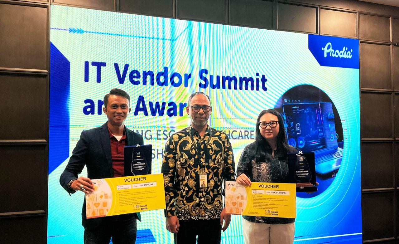 PLN Icon Plus Raih Penghargaan Best Services & Support Category di IT Vendor Summit and Award Prodia 2025