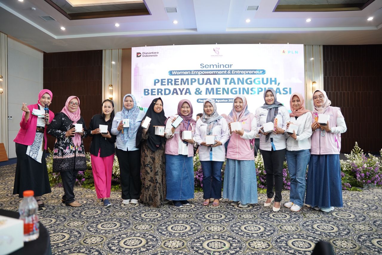 Rayakan HUT RI ke-80, Srikandi PLN Icon Plus dan PLN Grup Jatim Dorong Perempuan Lebih Berdaya dan Menginspirasi