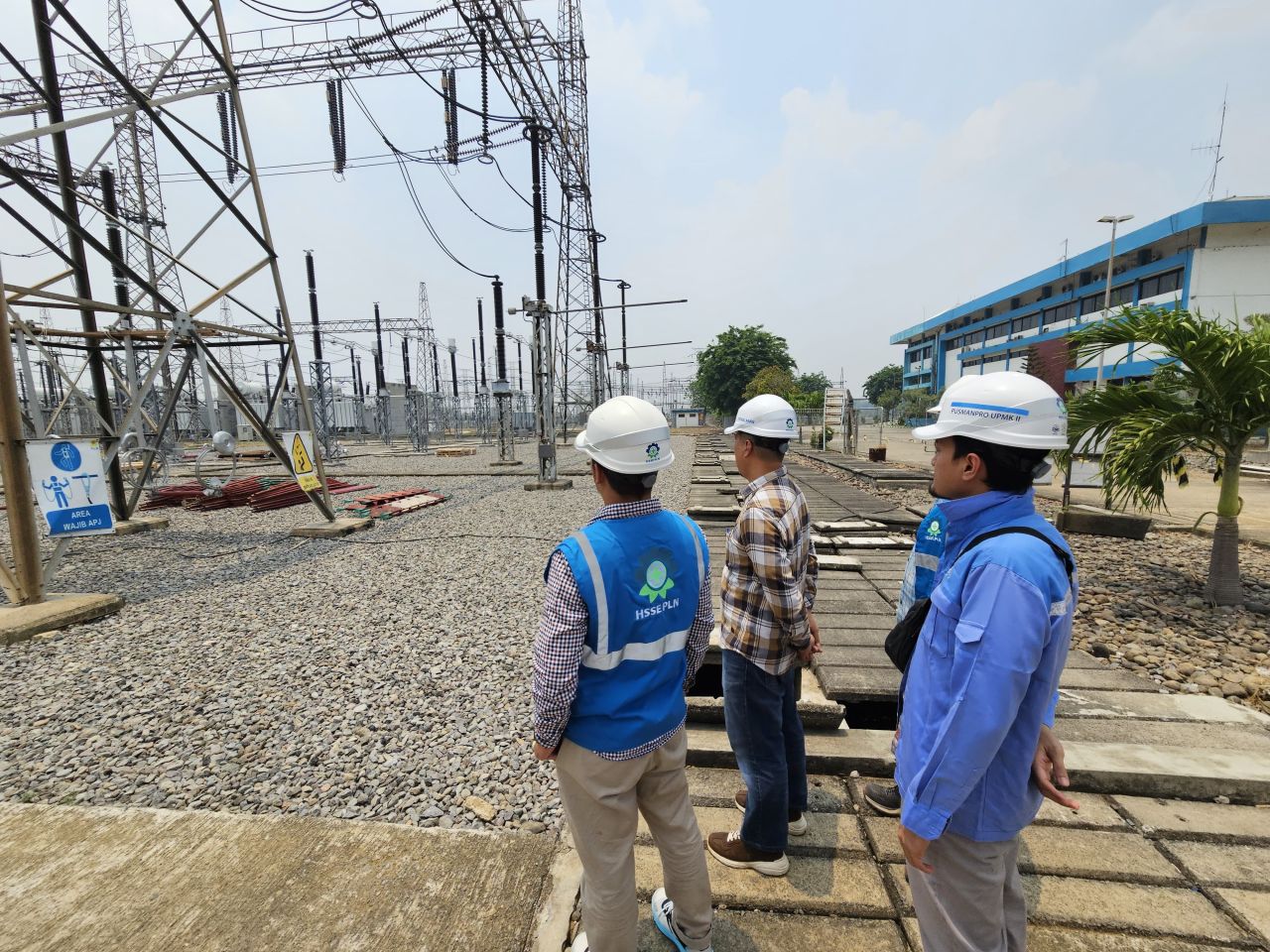 Perkuat Keandalan Sistem Kelistrikan Penyangga Ekonomi Jawa Timur, GM PLN UIP JBTB Tinjau Proyek Gardu Induk 150 kV Krian