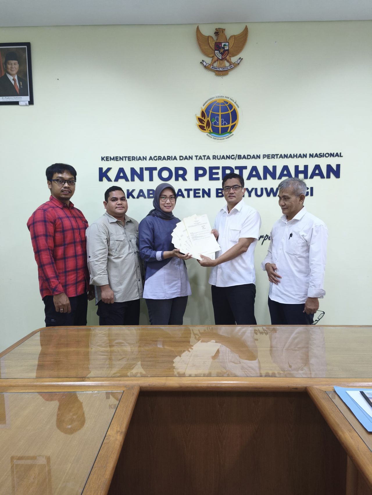 Tingkatkan Kepastian Hukum Aset Negara, PLN UIP JBTB Terima Sertipikat HGB SUTET 500 kV Paiton–Kalipuro