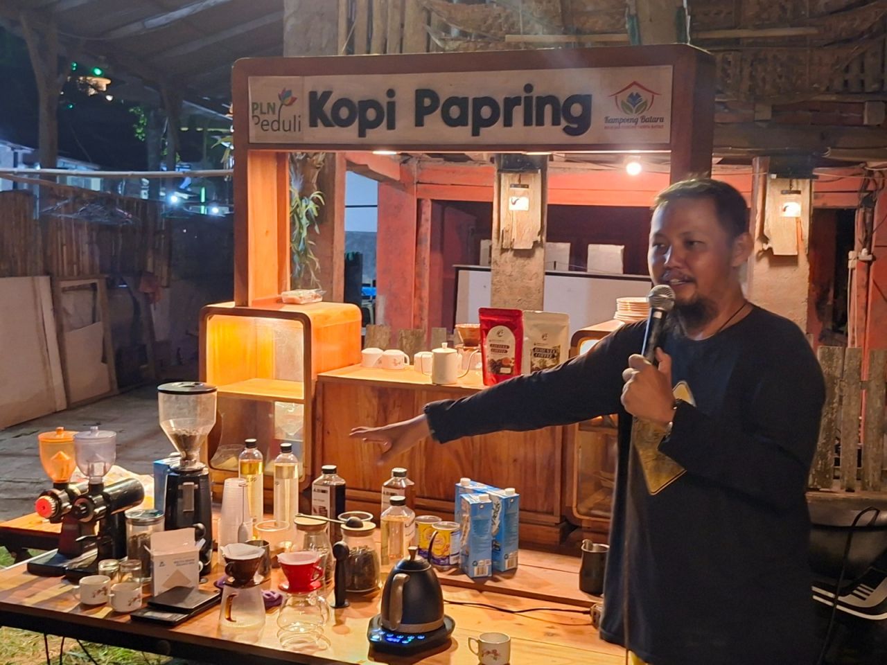 Prestasi PLN, Dukung TJSL Berkelanjutan, PLN UIP JBTB Tingkatkan Mutu Kopi Papring di Pelatihan Barista & Stimulus Usaha