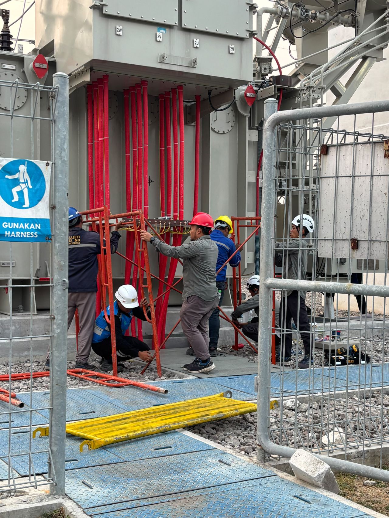 Wujud Sinergi Lintas Instansi, PLN UIP JBTB Sukses Lakukan Energize Trafo Tenaga 2 (60 MVA) GI 150 kV Bungah