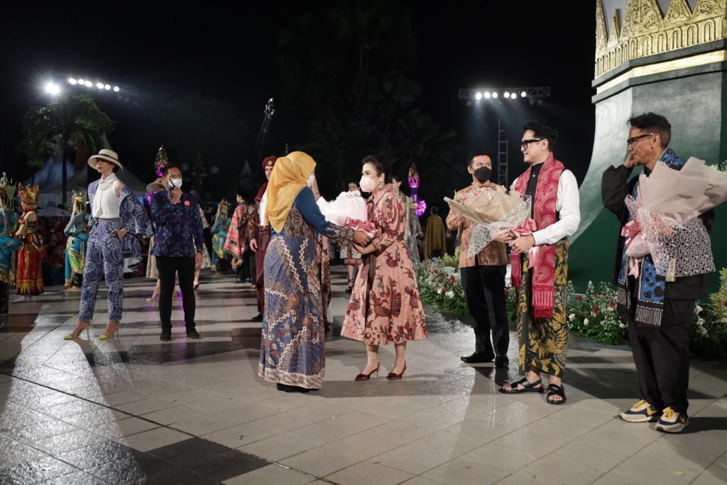 Pemprov Jatim dan Bhayangkari Jatim lestarikan Warisan Budaya dengan Pemberdayaan UMKM