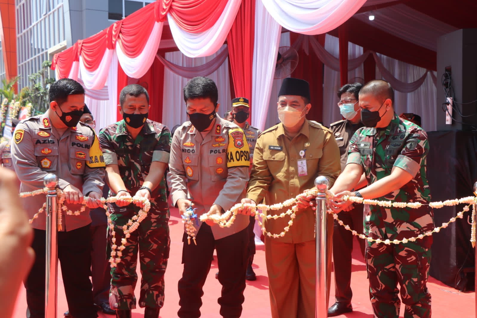 Kapolda Jawa Timur Resmikan Masjid, Gedung Aula dan Rumah Tahanan Polres Gresik