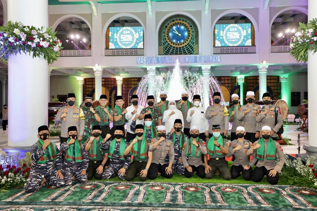 Forkopimda Jatim Ikuti Parade Bedug di Masjid Nasional Al-Akbar Surabaya