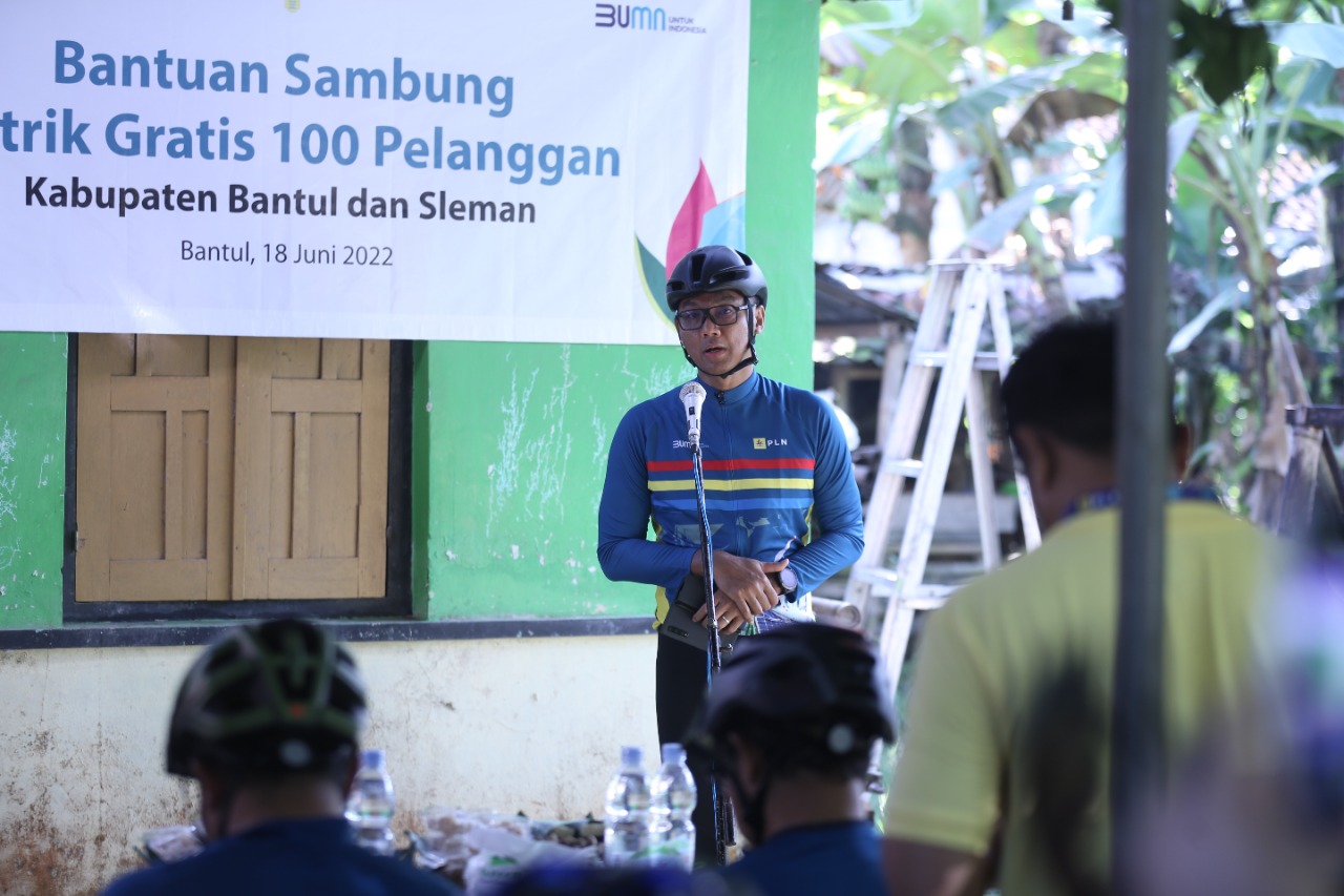 Tingkatkan Taraf Hidup Masyarakat Kurang Mampu, PLN Berikan Bantuan Biaya Penyambungan Listrik Gratis