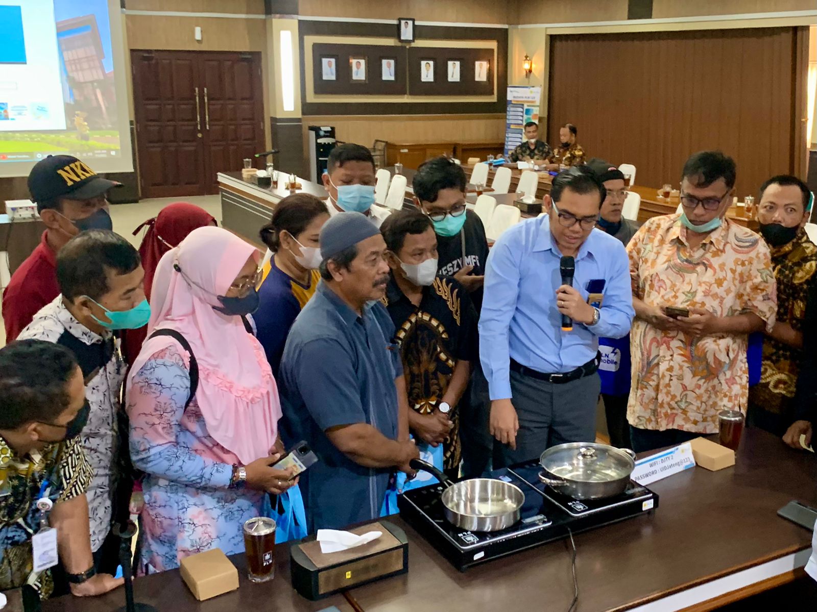 Ubah Konsumsi Energi Impor ke Domestik, Warga Solo Rasakan Langsung Manfaat Kompor Listrik