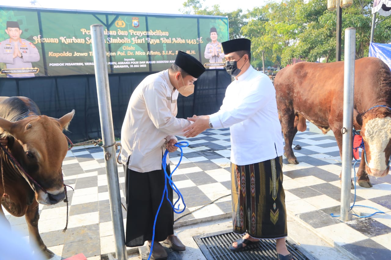 Rayakan Idul Adha 1443 H Polda Jatim Gelar Shalat Ied dan Salurkan Hewan Kurban