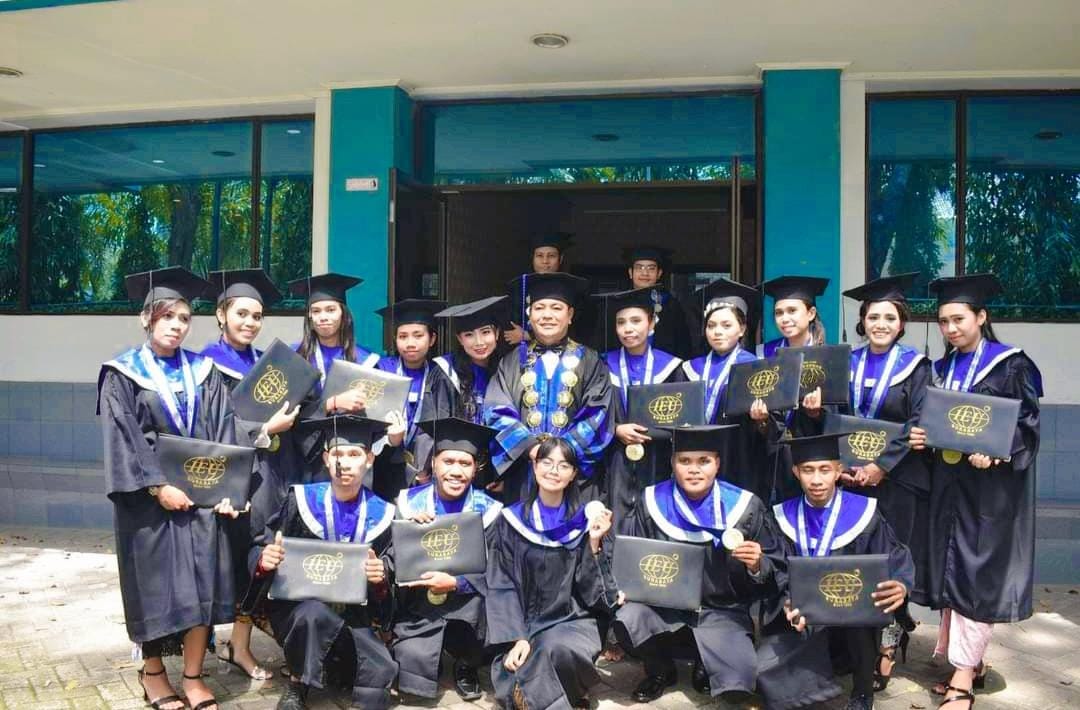 STIE IEU Surabaya, Sukses Laksanakan Wisuda Sarjana dan Pascasarjana