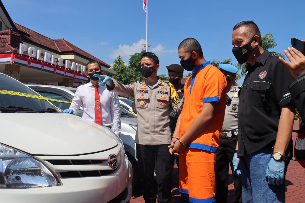 Polres Batu Berhasil Amankan Pelaku Penggelapan 6 Mobil Rental