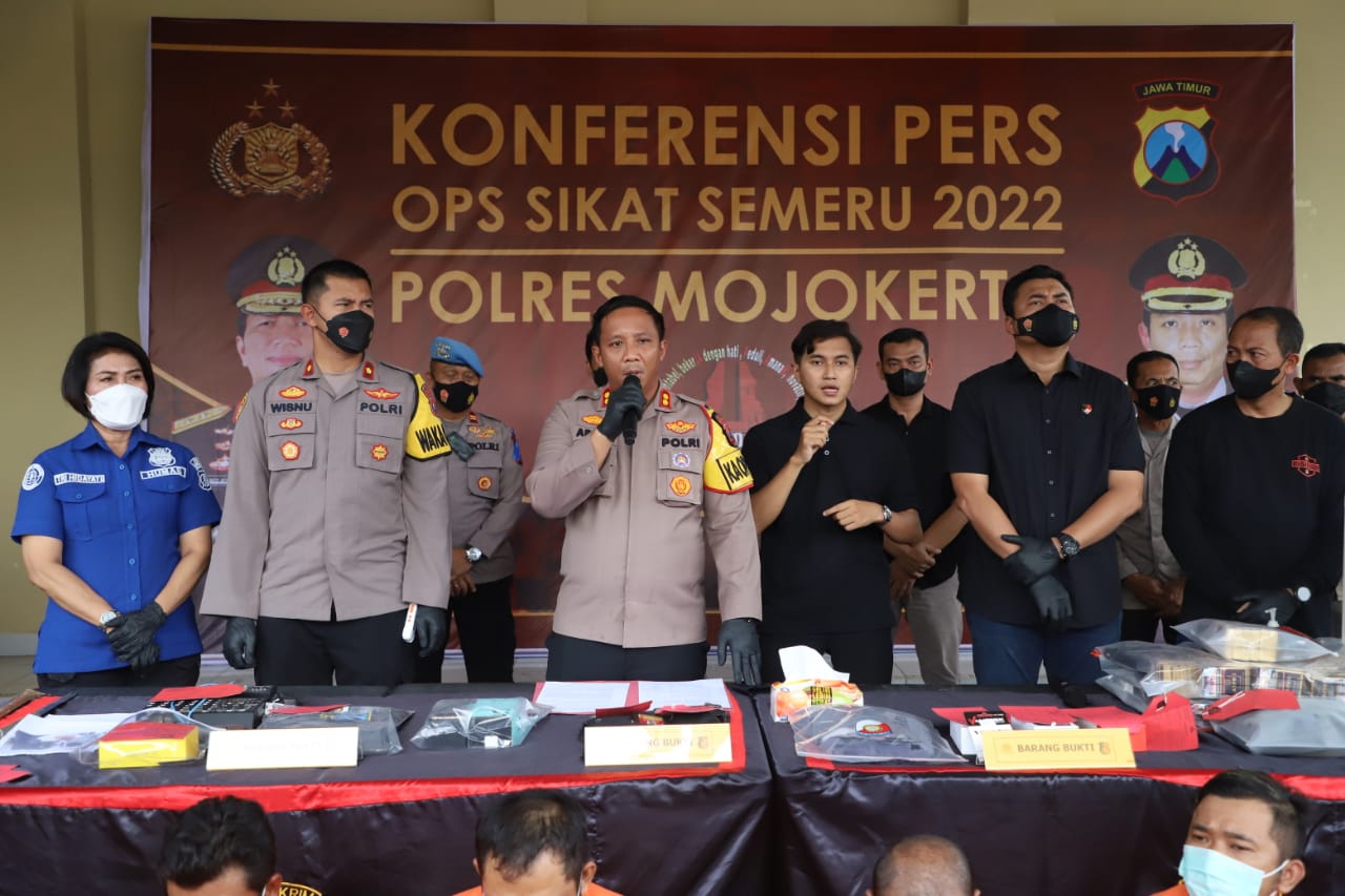 Polres Mojokerto Berhasil Amankan 30 Pelaku Tindak Kriminal Selama 12 hari,Satu Diantaranya Bersenpi