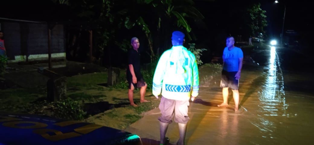 Polres Bojonegoro Tingkatkan Patroli Malam Pasca Hujan Deras, Antisipasi Bencana Banjir
