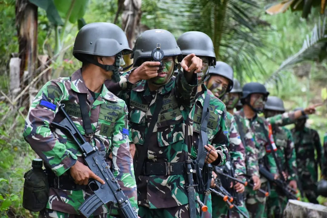 PRAJURIT YONARHANUD 2 MARINIR LATIHAN SANJAK DAN IMMP DI GUNUNG PERKUL MALANG
