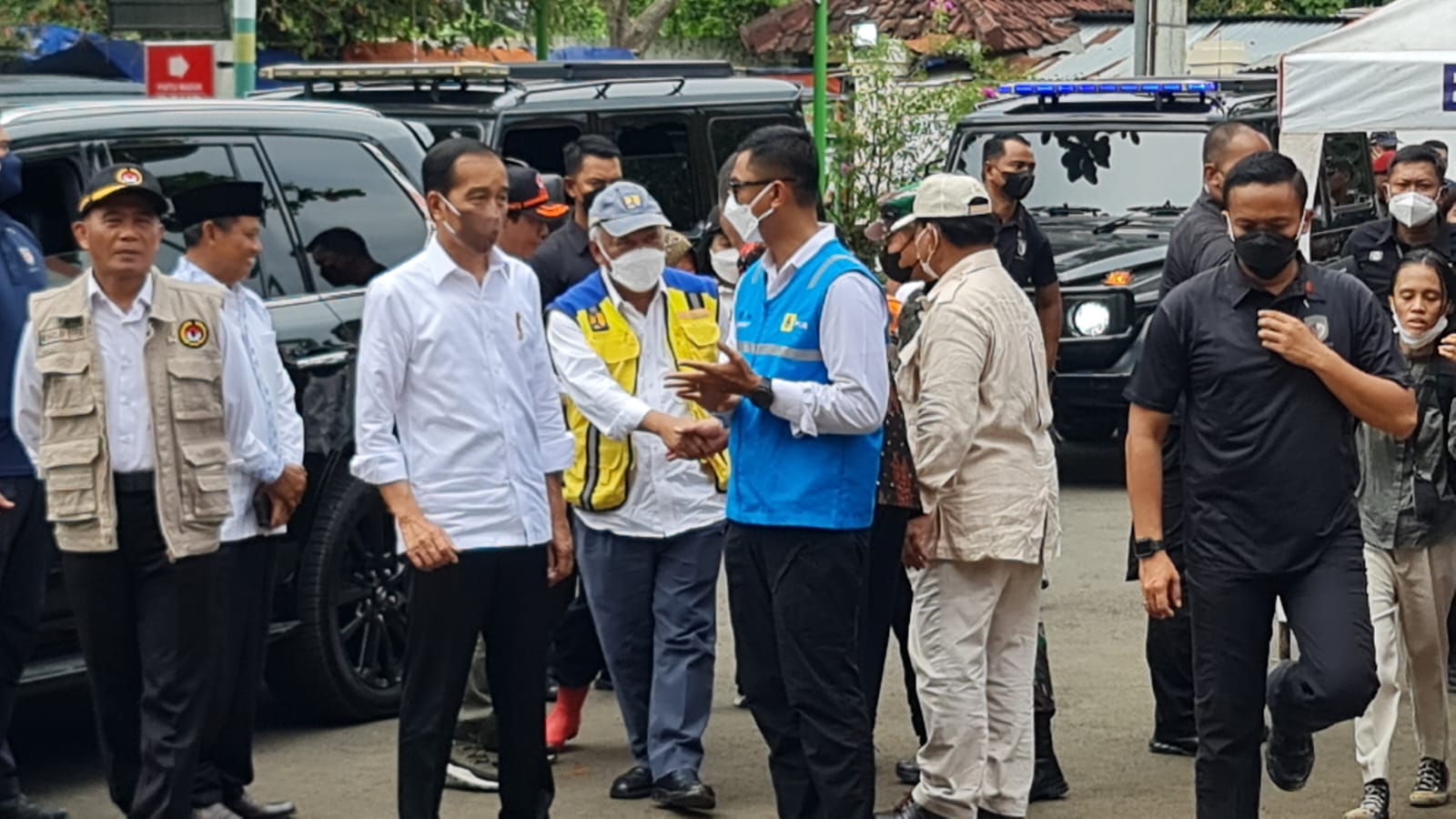 Presiden Tinjau Posko RS Sayang Cianjur, Pastikan Logistik Hingga Pasokan Listrik PLN Aman