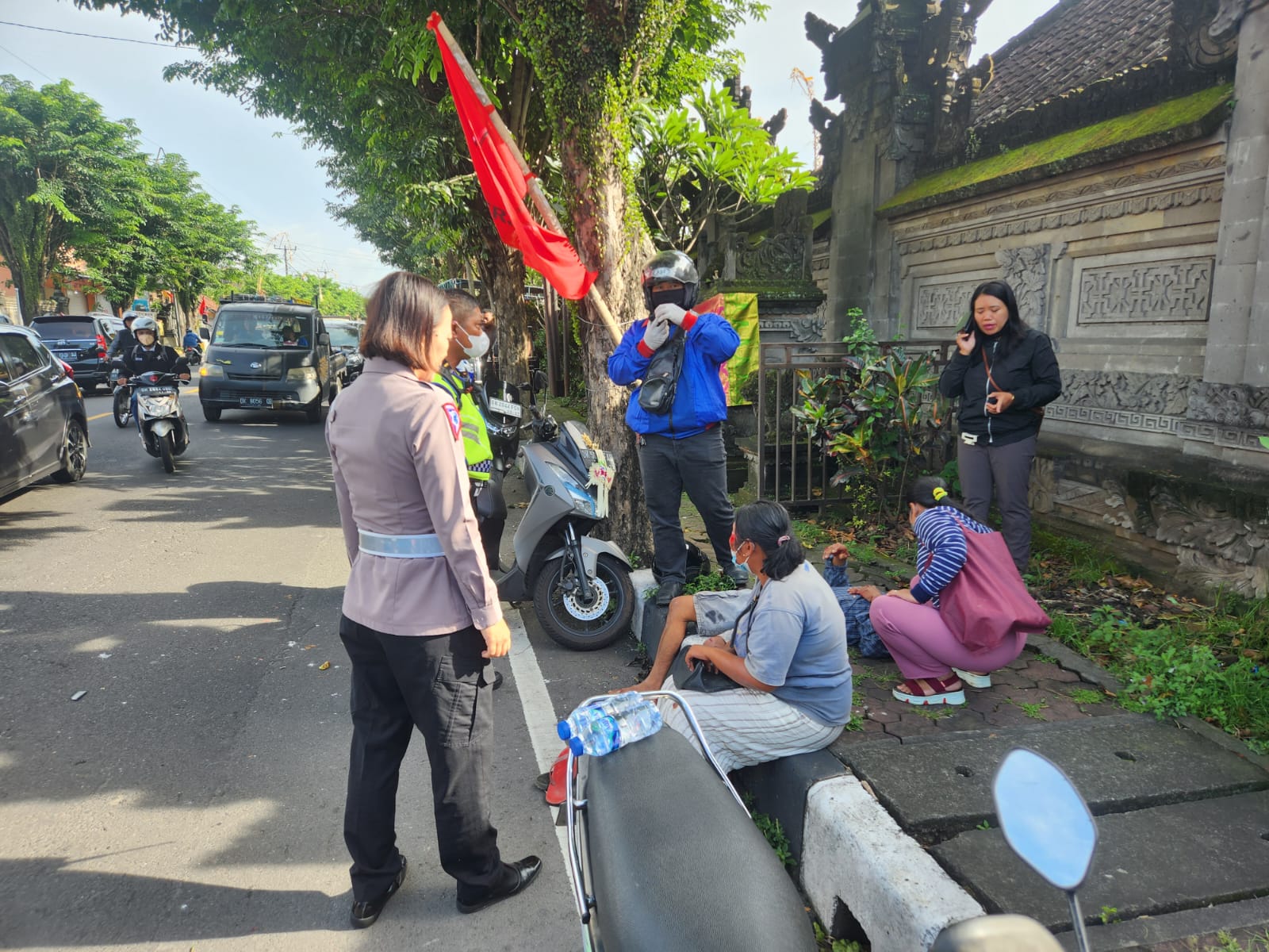 Kasat Lantas Polres Badung Cepat Beri Bantuan Kecelakaan