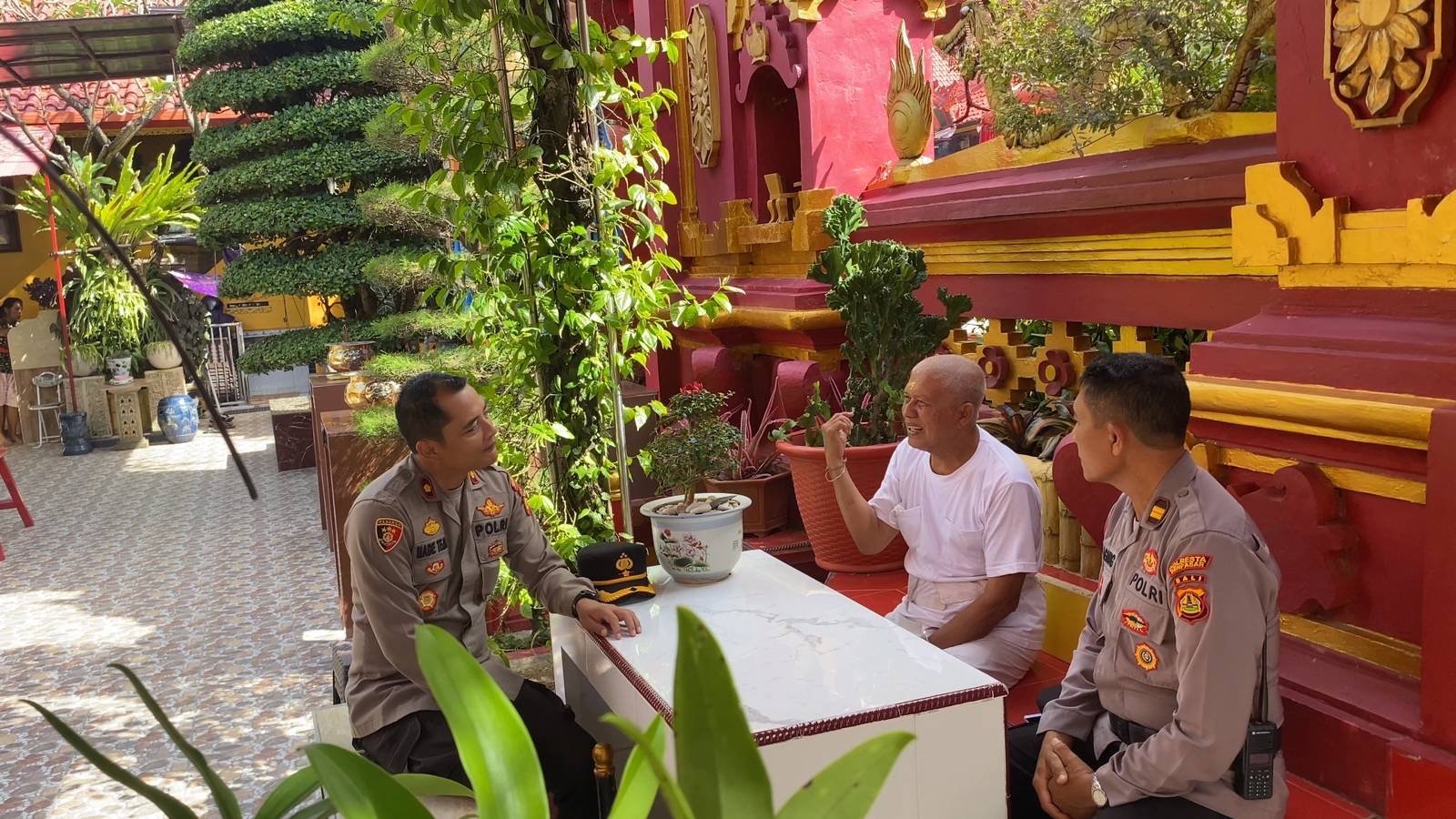 Polsek Densel Giat Sambang Hari Kamis di Griya Konco Dwipayana Tanah Kilap