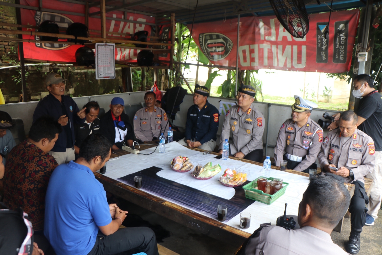 Program Jumat Curhat, Polda Bali Dengarkan Aspirasi Sopir Bus