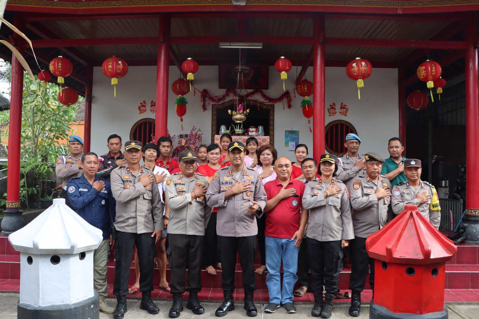 Kapolres AKBP Leo Dedy Defretes Turun Langsung Pantau Pengamanan Imlek