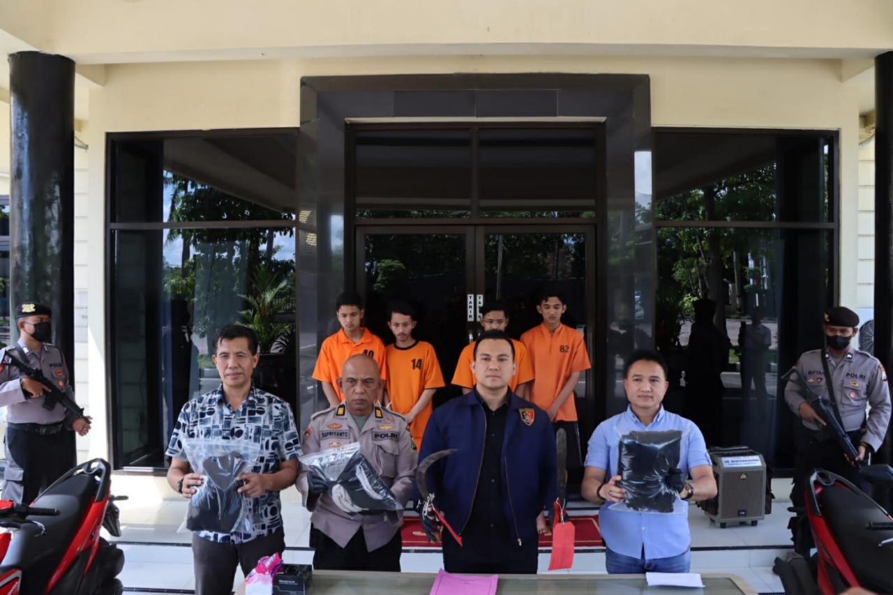 Polres Nganjuk Ungkap Kasus Penganiayaan Dengan Sajam, 5 Tersangka Berhasil Diamankan
